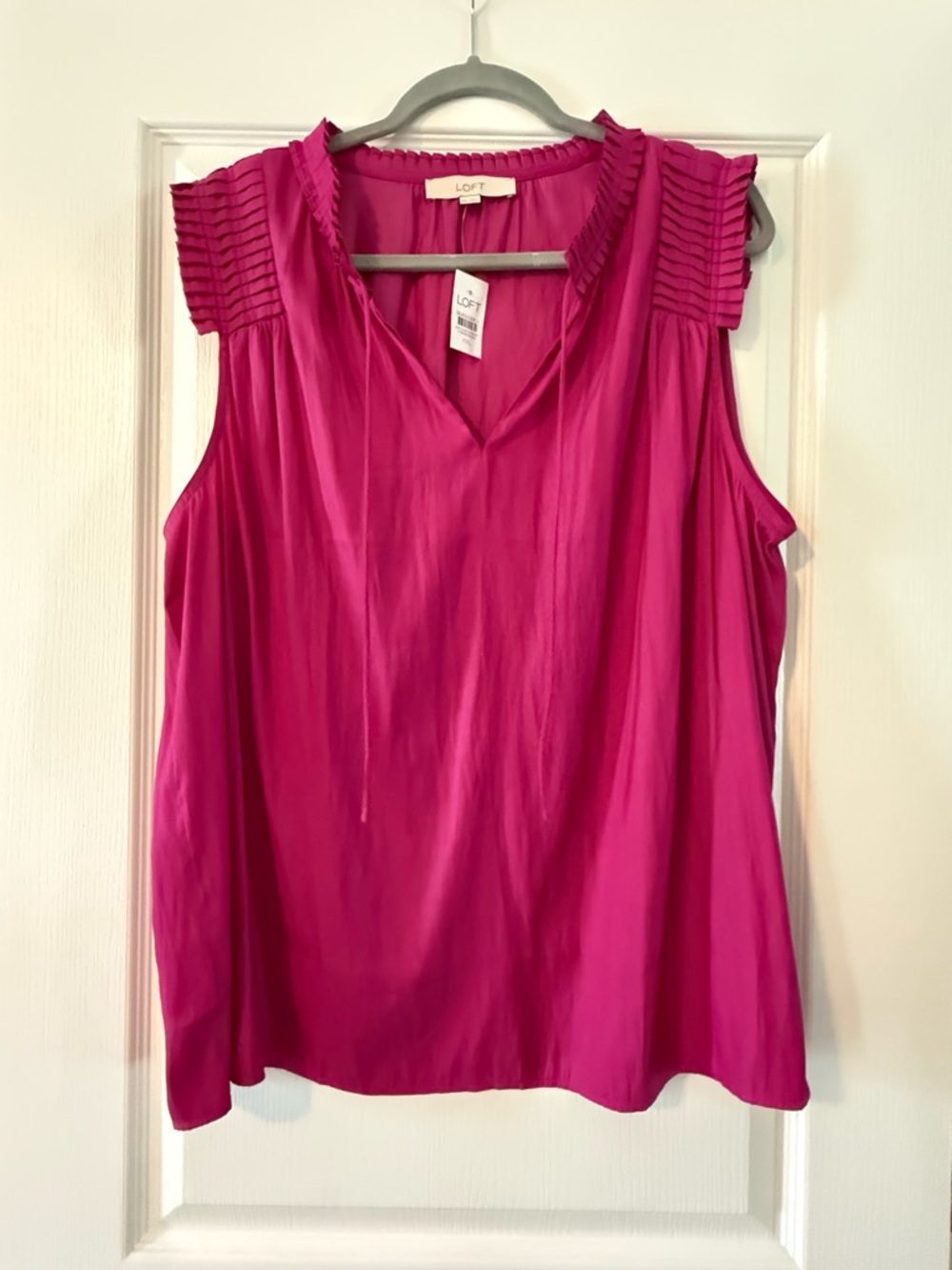 LOFT Women's Sleeveless Pintuck Shoulder Shell Top in Fuchsia Size XXL NWT